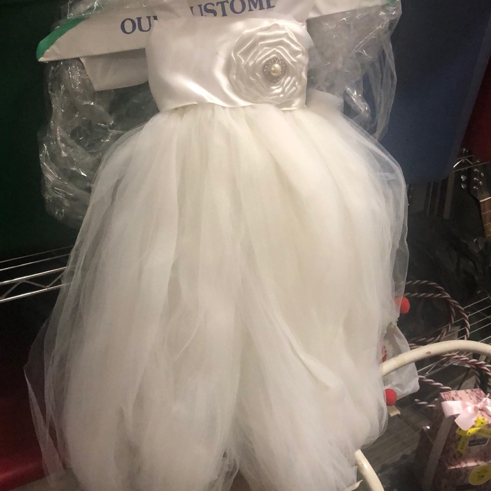 Off white 2t flower girl dress